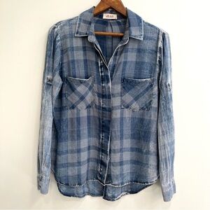 Bella Dahl blue plaid split back button front shirt distressed chambray medium